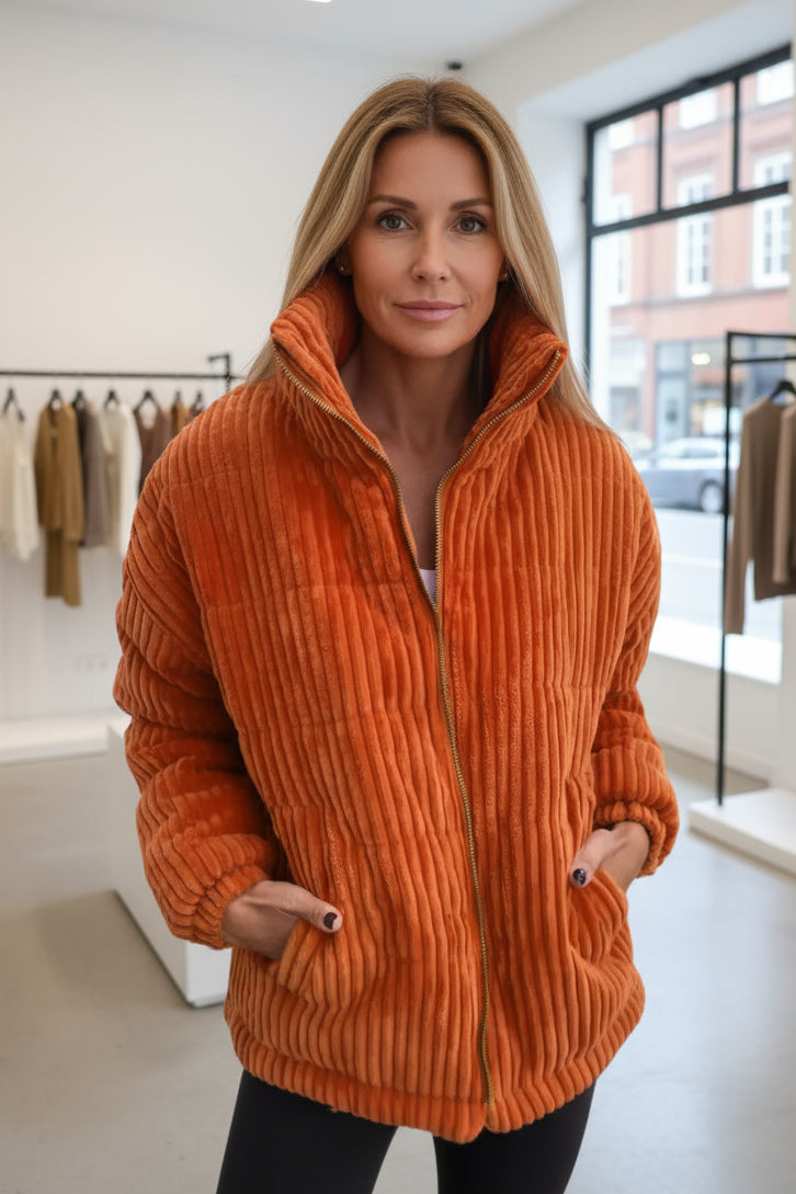 Inyara: elegante abrigo informal